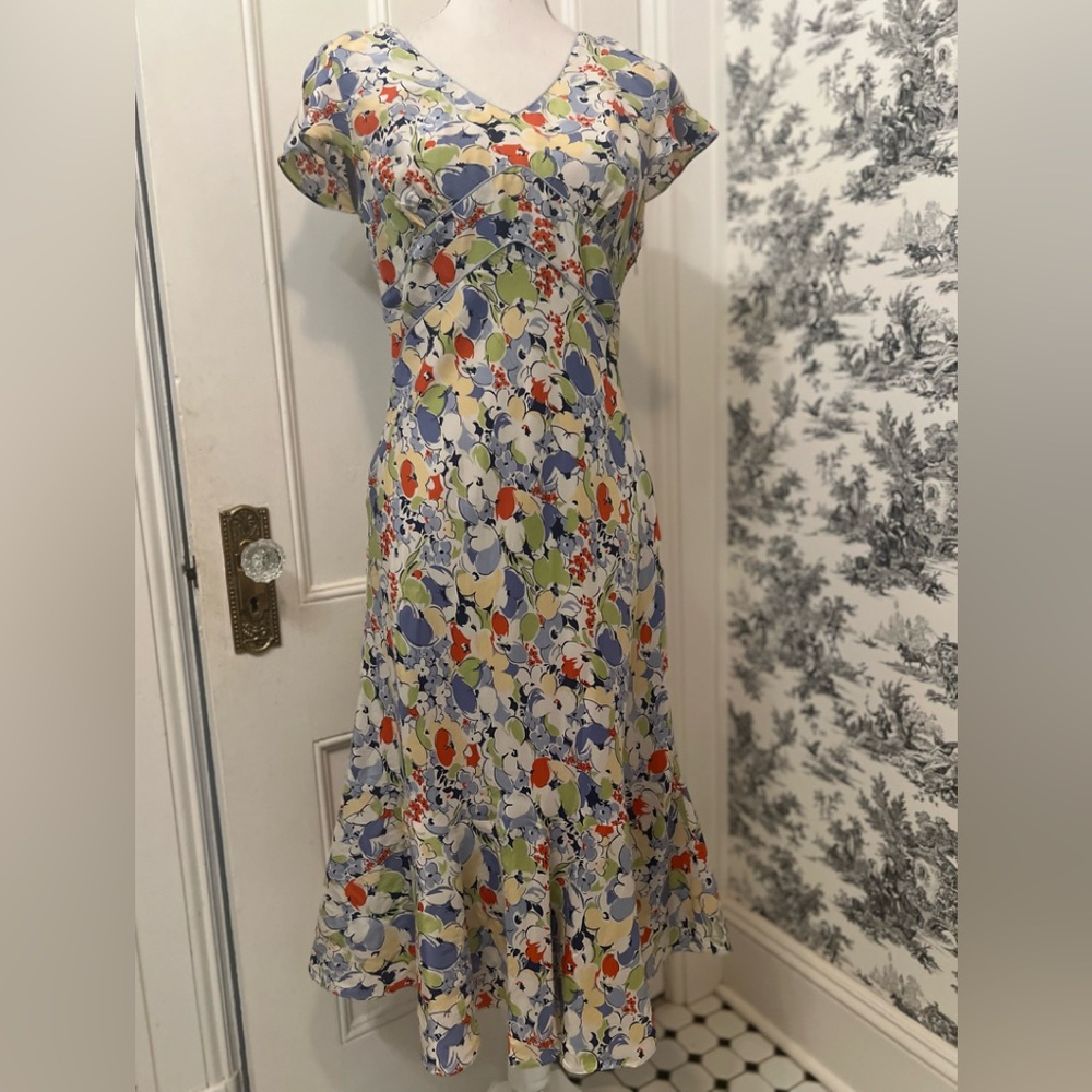 Boden women’s vintage floral dress size 12R (EU) V neck flutter sleeve - Picture 2 of 10